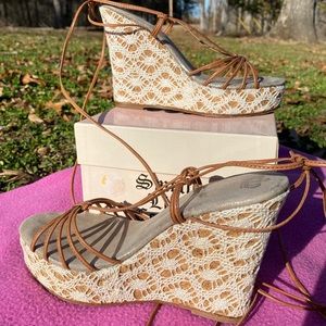 Juicy Couture Ankle Wrap Crochet Lace Wedges 6.5